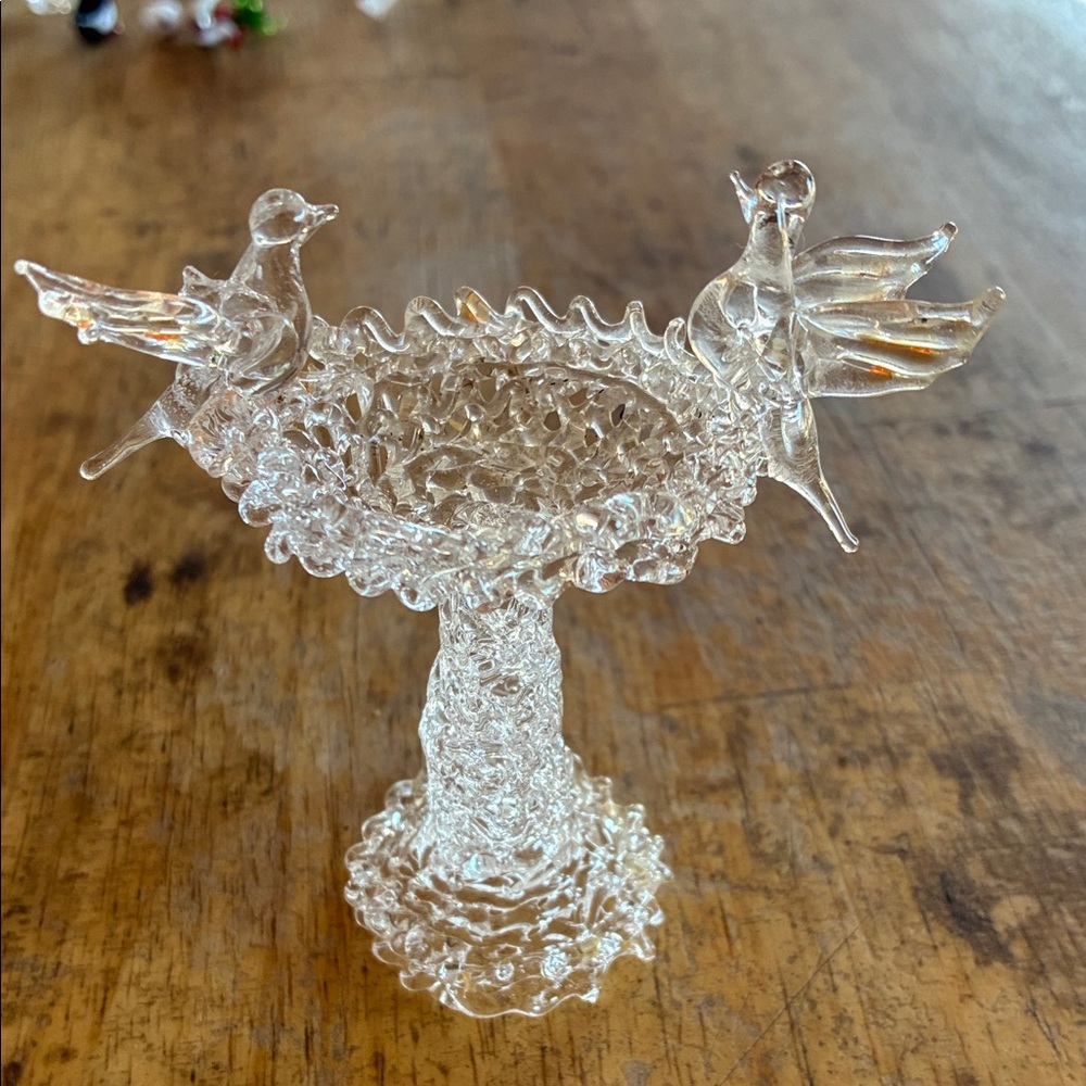 Elegant Clear Glass Bird Sculpture